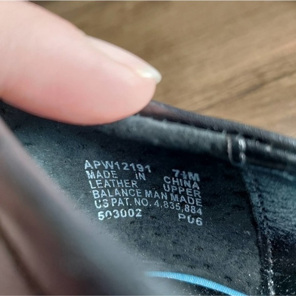 Rockport black leather pumps size 7.5 2 1/4" heel - Picture 8 of 8